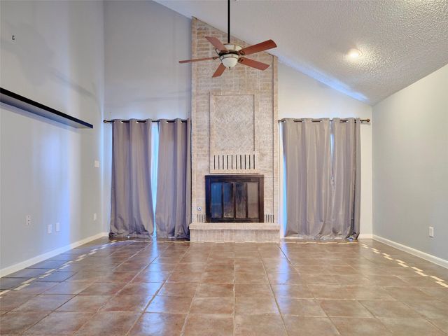 1520 Crestmont Street, Wharton, TX 77488