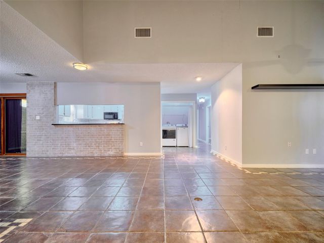 1520 Crestmont Street, Wharton, TX 77488