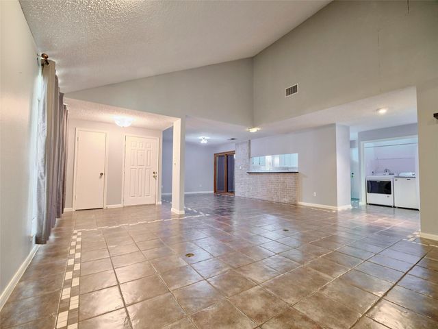 1520 Crestmont Street, Wharton, TX 77488