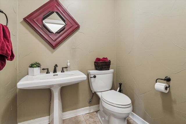 2200 Southern Oak Drive, Irving, TX 75063