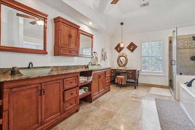 2200 Southern Oak Drive, Irving, TX 75063