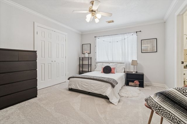 2200 Southern Oak Drive, Irving, TX 75063