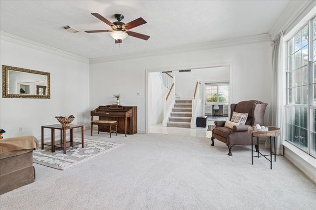 2200 Southern Oak Drive, Irving, TX 75063