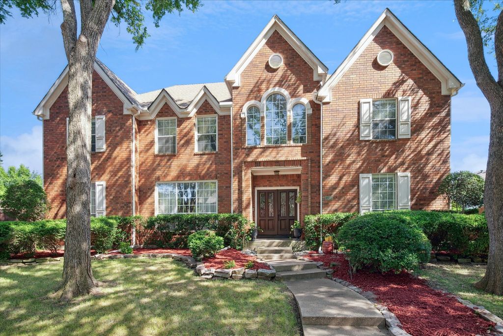2200 Southern Oak Drive, Irving, TX 75063