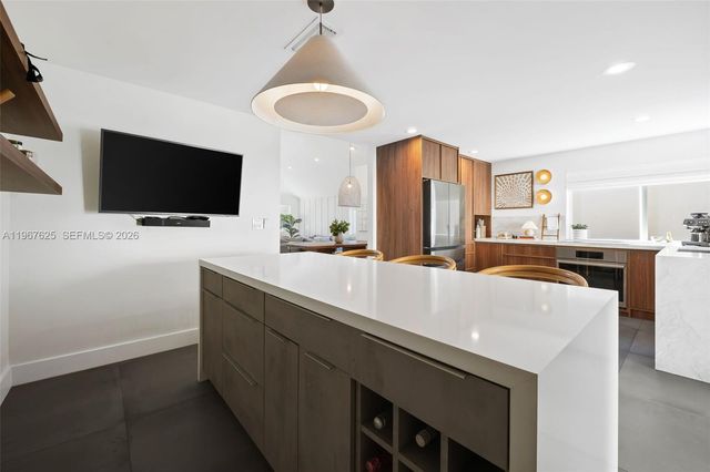 18146 NW 61st Pl, Hialeah, FL 33015