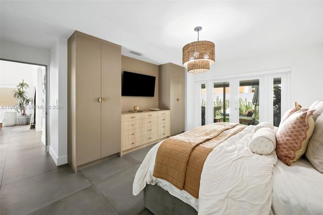 18146 NW 61st Pl, Hialeah, FL 33015