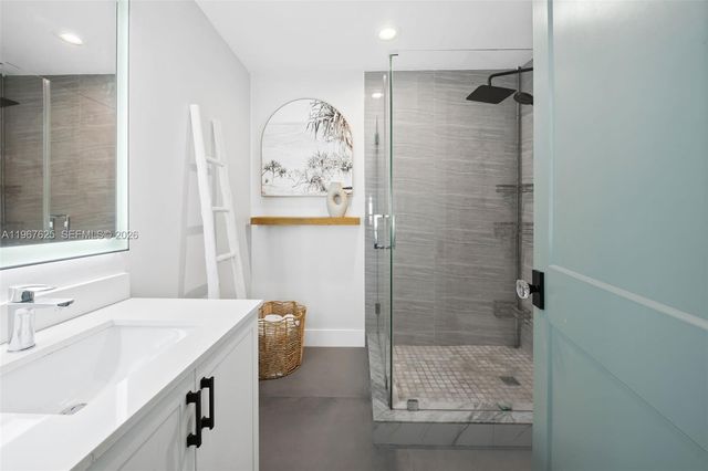 18146 NW 61st Pl, Hialeah, FL 33015