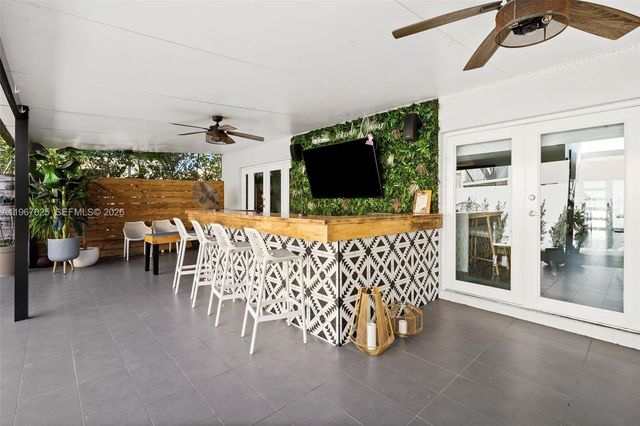 18146 NW 61st Pl, Hialeah, FL 33015