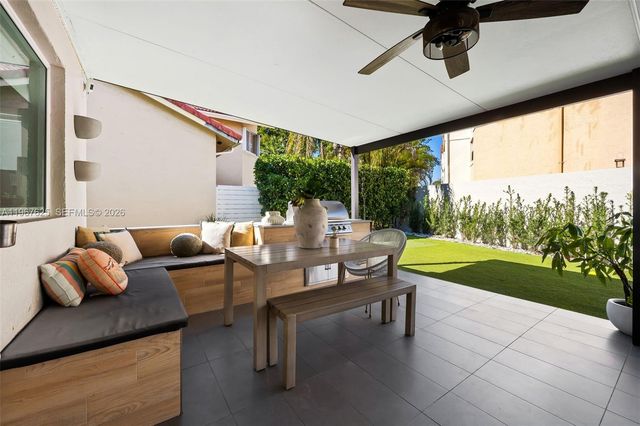 18146 NW 61st Pl, Hialeah, FL 33015