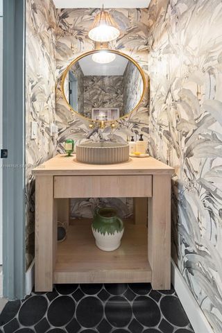 18146 NW 61st Pl, Hialeah, FL 33015