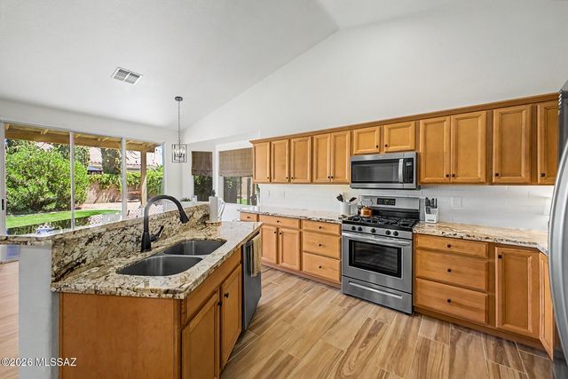 9951 E Paseo San Bruno, Tucson, AZ 85747