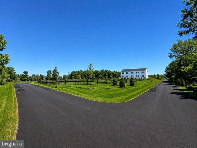 3049 MARTHA WAY, Pennsburg, PA 18073