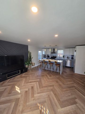 35 Wright St, Stoneham, MA 02180