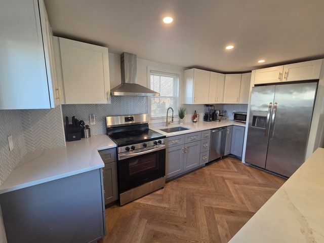 35 Wright St, Stoneham, MA 02180