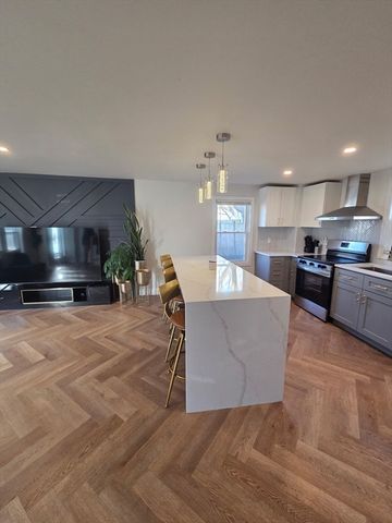 35 Wright St, Stoneham, MA 02180