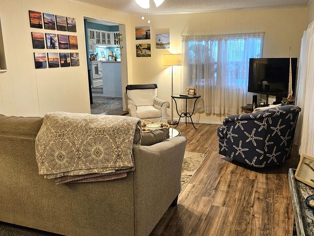 35 Boundary Lane, Geiger Key, FL 33040