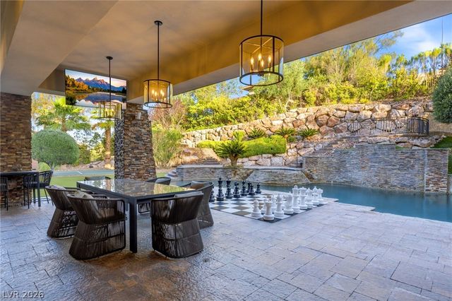47 Soaring Bird Court, Las Vegas, NV 89135
