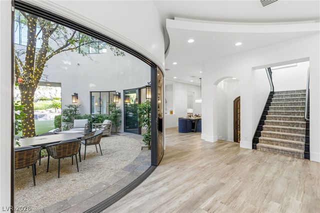 47 Soaring Bird Court, Las Vegas, NV 89135