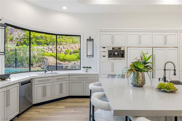 47 Soaring Bird Court, Las Vegas, NV 89135