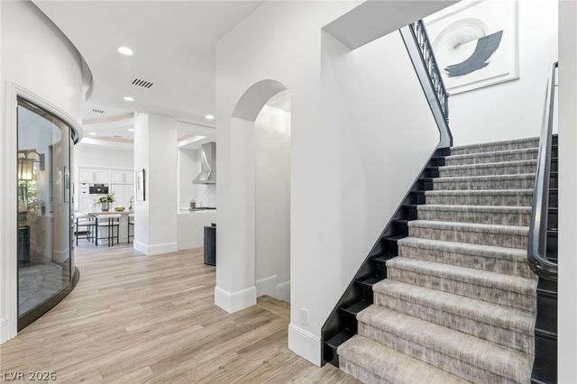 47 Soaring Bird Court, Las Vegas, NV 89135
