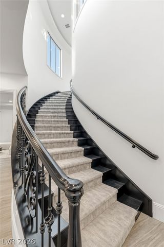 47 Soaring Bird Court, Las Vegas, NV 89135