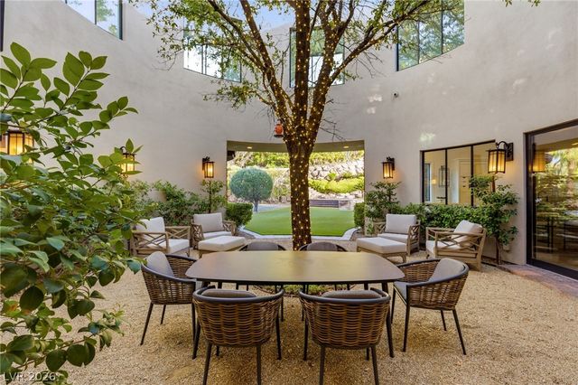 47 Soaring Bird Court, Las Vegas, NV 89135