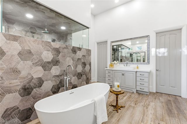 47 Soaring Bird Court, Las Vegas, NV 89135