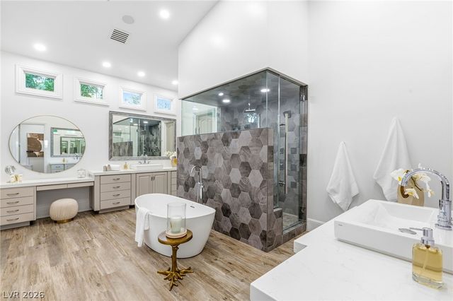 47 Soaring Bird Court, Las Vegas, NV 89135