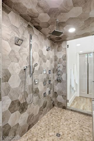 47 Soaring Bird Court, Las Vegas, NV 89135