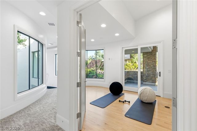 47 Soaring Bird Court, Las Vegas, NV 89135