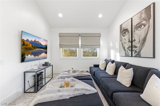 47 Soaring Bird Court, Las Vegas, NV 89135
