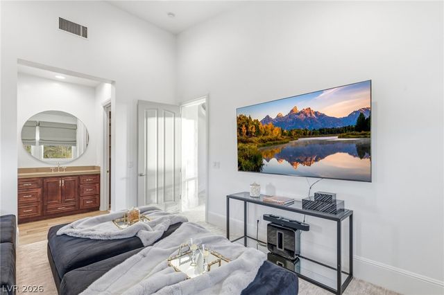 47 Soaring Bird Court, Las Vegas, NV 89135