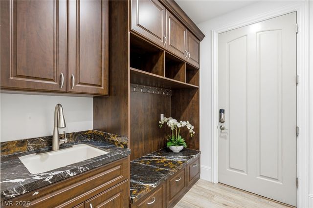 47 Soaring Bird Court, Las Vegas, NV 89135