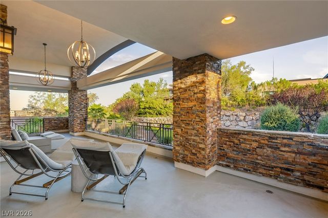 47 Soaring Bird Court, Las Vegas, NV 89135