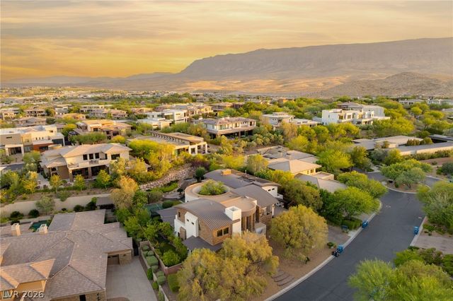 47 Soaring Bird Court, Las Vegas, NV 89135