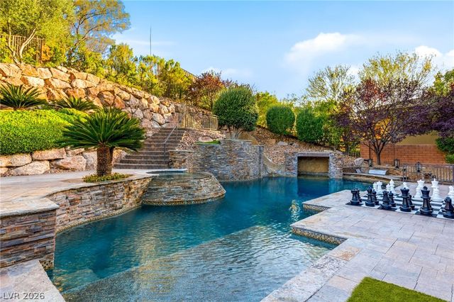 47 Soaring Bird Court, Las Vegas, NV 89135