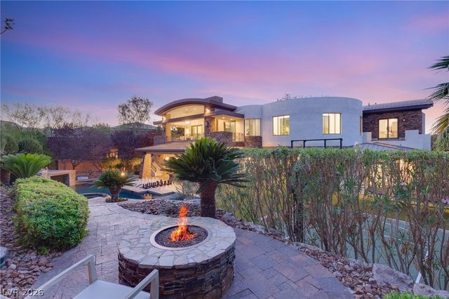 47 Soaring Bird Court, Las Vegas, NV 89135