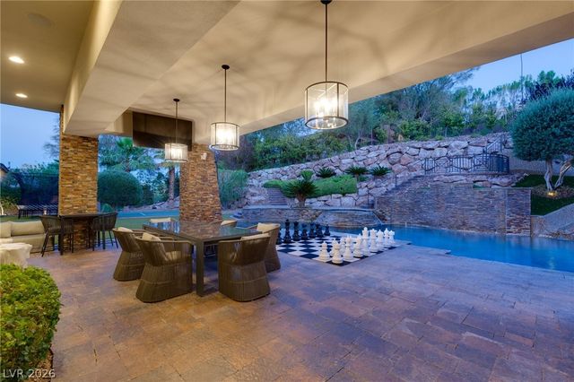 47 Soaring Bird Court, Las Vegas, NV 89135