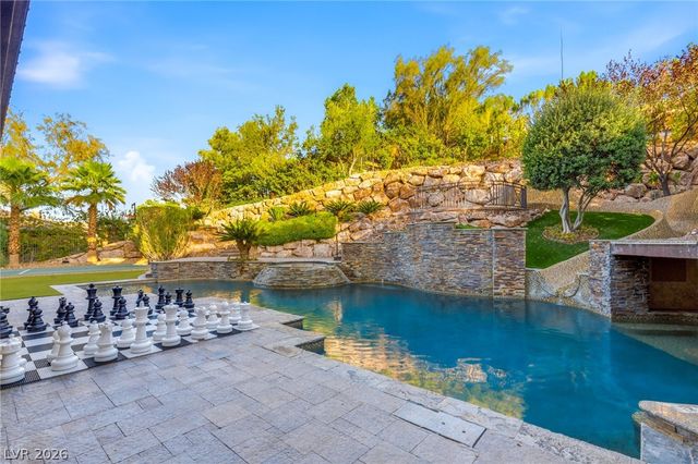 47 Soaring Bird Court, Las Vegas, NV 89135