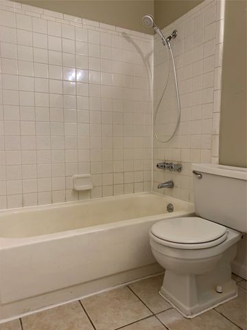 5410 Kings Manor Drive, Lake Dallas, TX 75065