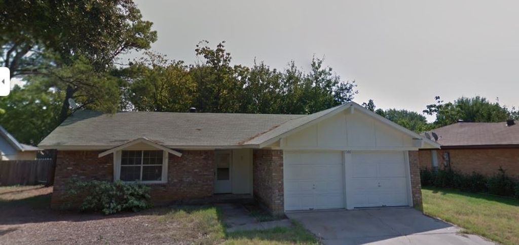 5410 Kings Manor Drive, Lake Dallas, TX 75065