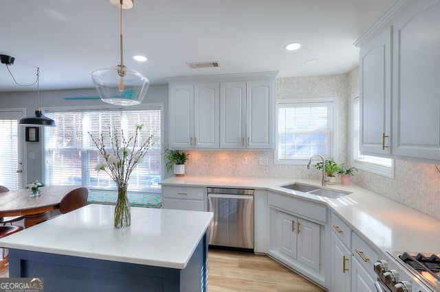 492 Glenns Farm Lane, Grayson, GA 30017