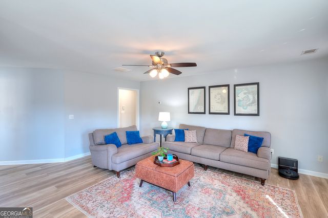 492 Glenns Farm Lane, Grayson, GA 30017