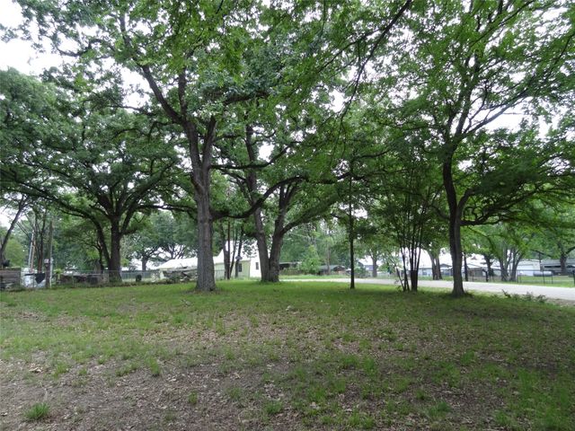 106 Lakewood Drive, Mabank, TX 75156