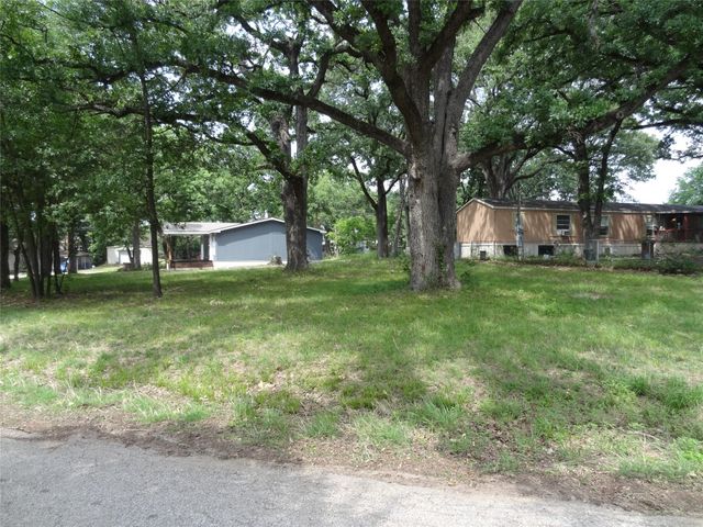 106 Lakewood Drive, Mabank, TX 75156