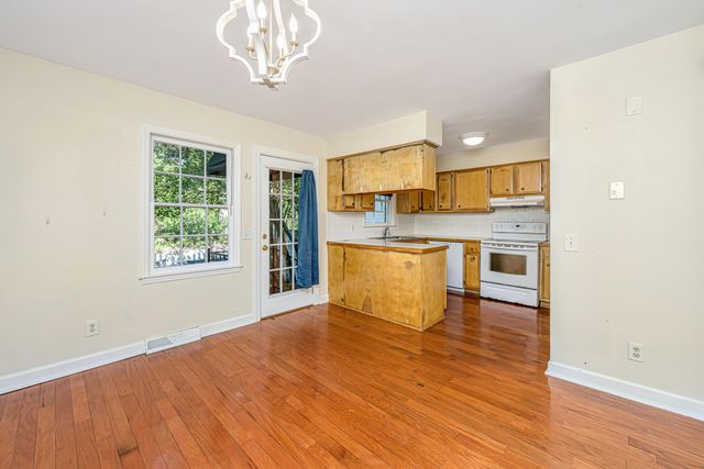 951 Cottingham Drive, Mount Pleasant, SC 29464