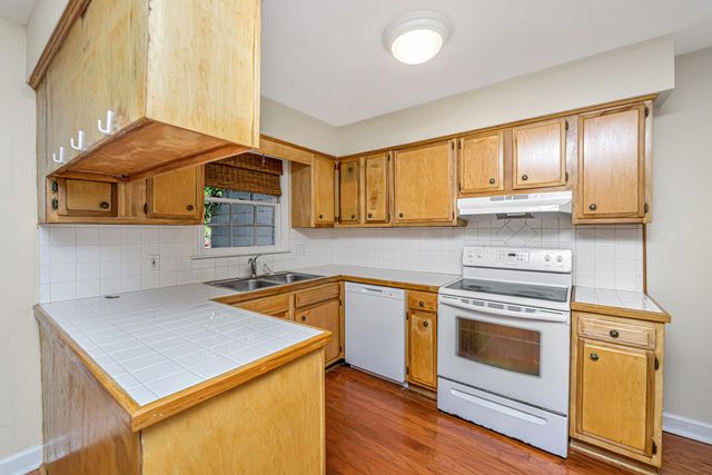 951 Cottingham Drive, Mount Pleasant, SC 29464