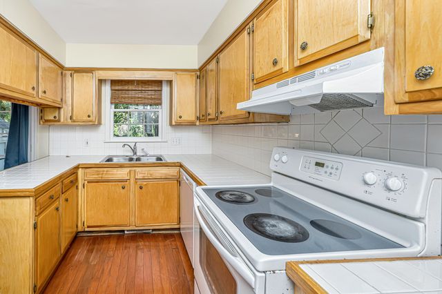 951 Cottingham Drive, Mount Pleasant, SC 29464