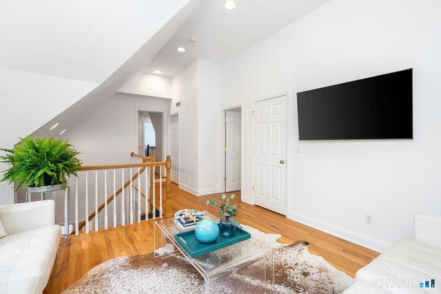 4 Seagate Road, Darien, CT 06820