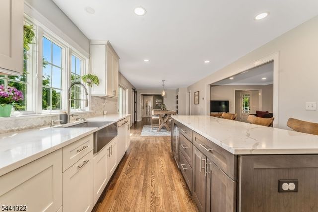 57 Circle Dr, Bethlehem Twp., NJ 08827